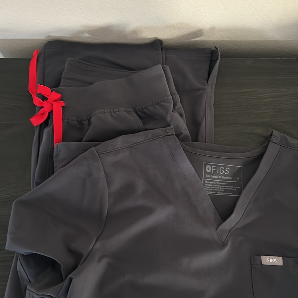 Figs charcoal Casma and Kade cargo petite M SET